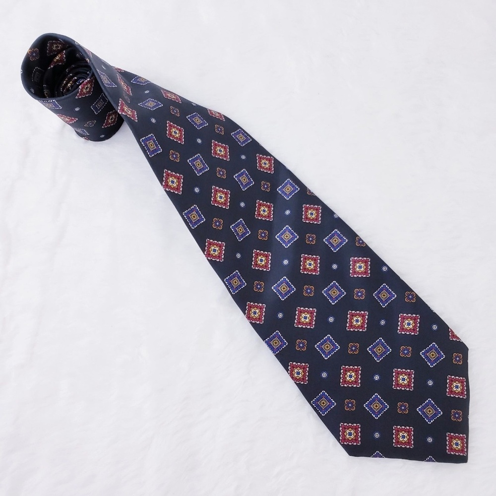 Stafford Geometric 100% Silk Men Necktie 56x4 - NWOT